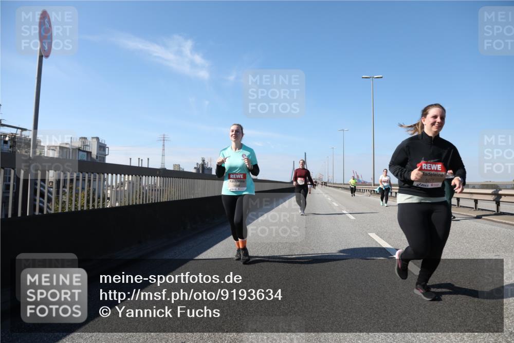 03.10.2025 - Köhlbrandbrückenlauf Yannick Fuchs http://msf.ph/oto/9193634 03.10.2025 12:17:28 Position 3 5499, 5271 meine-sportfotos.de