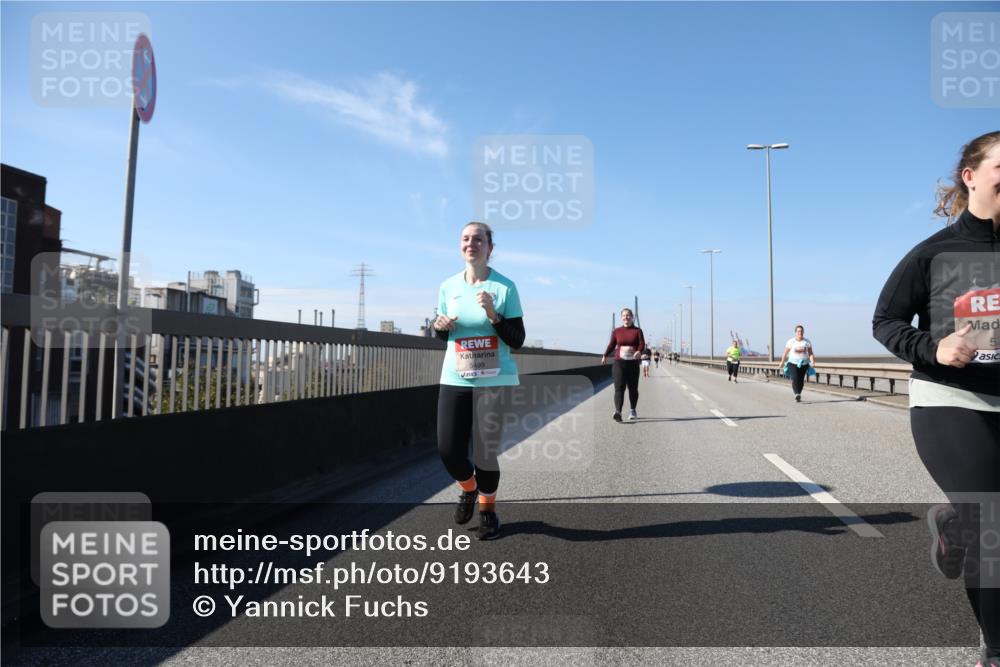 03.10.2025 - Köhlbrandbrückenlauf Yannick Fuchs http://msf.ph/oto/9193643 03.10.2025 12:17:28 Position 3 5499, 52 meine-sportfotos.de