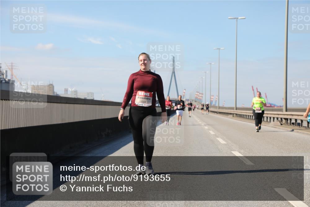 03.10.2025 - Köhlbrandbrückenlauf Yannick Fuchs http://msf.ph/oto/9193655 03.10.2025 12:17:29 Position 3 5559 meine-sportfotos.de