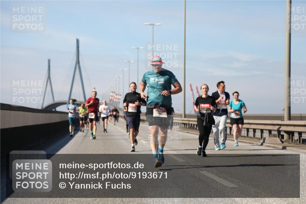 03.10.2025 - Köhlbrandbrückenlauf Yannick Fuchs http://msf.ph/oto/9193671 03.10.2025 11:55:28 Position 3  meine-sportfotos.de