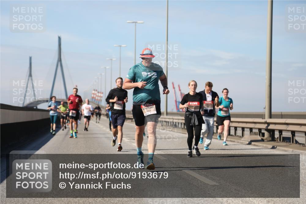 03.10.2025 - Köhlbrandbrückenlauf Yannick Fuchs http://msf.ph/oto/9193679 03.10.2025 11:55:28 Position 3 4259 meine-sportfotos.de