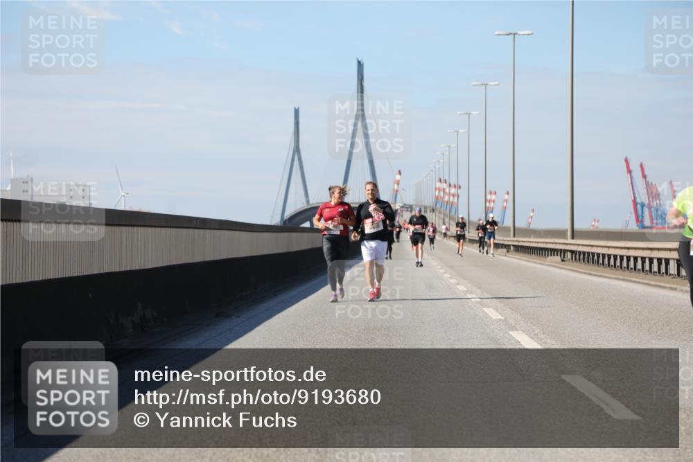 03.10.2025 - Köhlbrandbrückenlauf Yannick Fuchs http://msf.ph/oto/9193680 03.10.2025 12:17:32 Position 3  meine-sportfotos.de