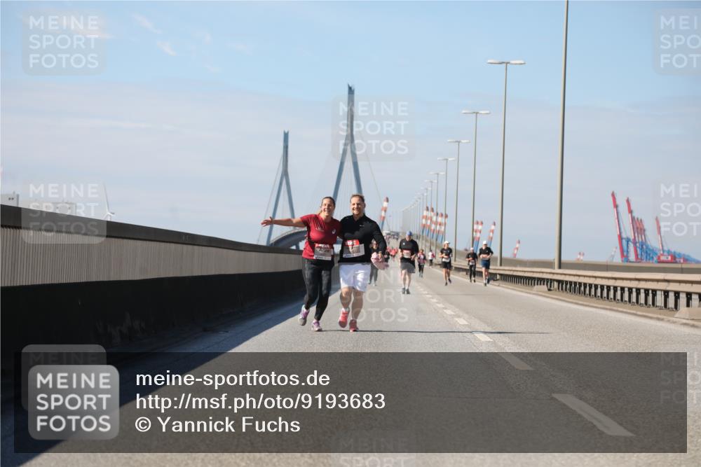 03.10.2025 - Köhlbrandbrückenlauf Yannick Fuchs http://msf.ph/oto/9193683 03.10.2025 12:17:34 Position 3  meine-sportfotos.de