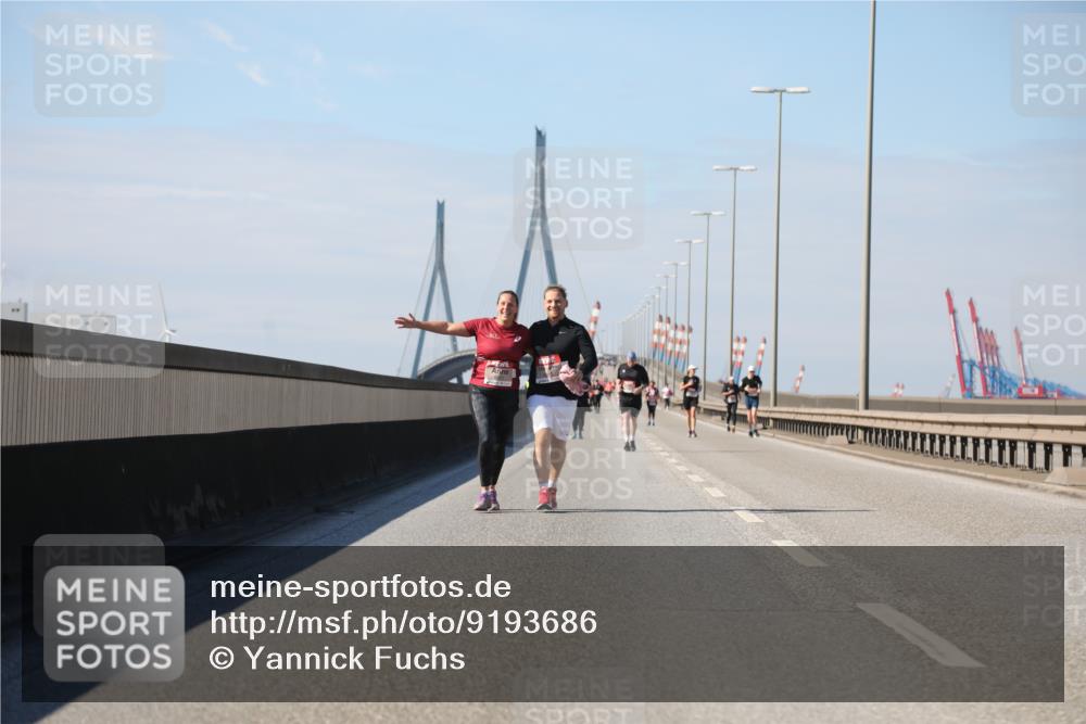 03.10.2025 - Köhlbrandbrückenlauf Yannick Fuchs http://msf.ph/oto/9193686 03.10.2025 12:17:34 Position 3  meine-sportfotos.de
