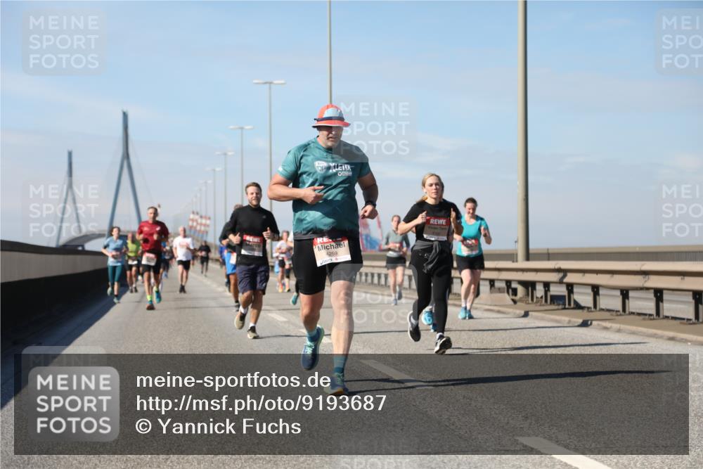 03.10.2025 - Köhlbrandbrückenlauf Yannick Fuchs http://msf.ph/oto/9193687 03.10.2025 11:55:29 Position 3 4259 meine-sportfotos.de