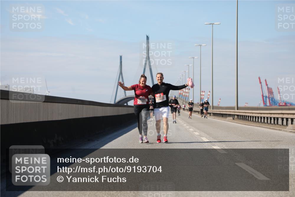 03.10.2025 - Köhlbrandbrückenlauf Yannick Fuchs http://msf.ph/oto/9193704 03.10.2025 12:17:35 Position 3  meine-sportfotos.de