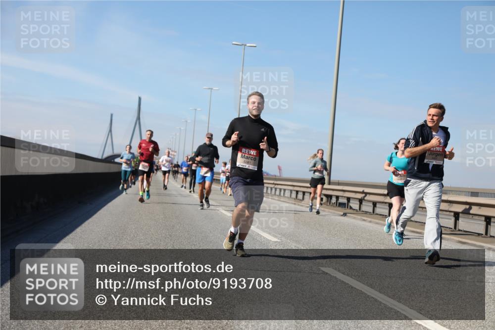 03.10.2025 - Köhlbrandbrückenlauf Yannick Fuchs http://msf.ph/oto/9193708 03.10.2025 11:55:32 Position 3 5381 meine-sportfotos.de