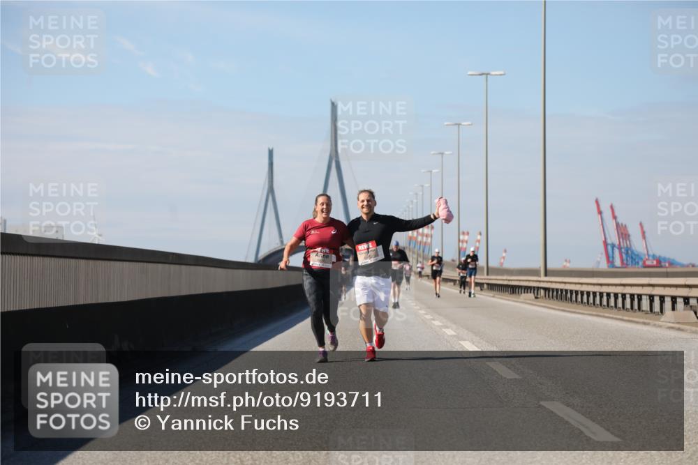 03.10.2025 - Köhlbrandbrückenlauf Yannick Fuchs http://msf.ph/oto/9193711 03.10.2025 12:17:35 Position 3  meine-sportfotos.de
