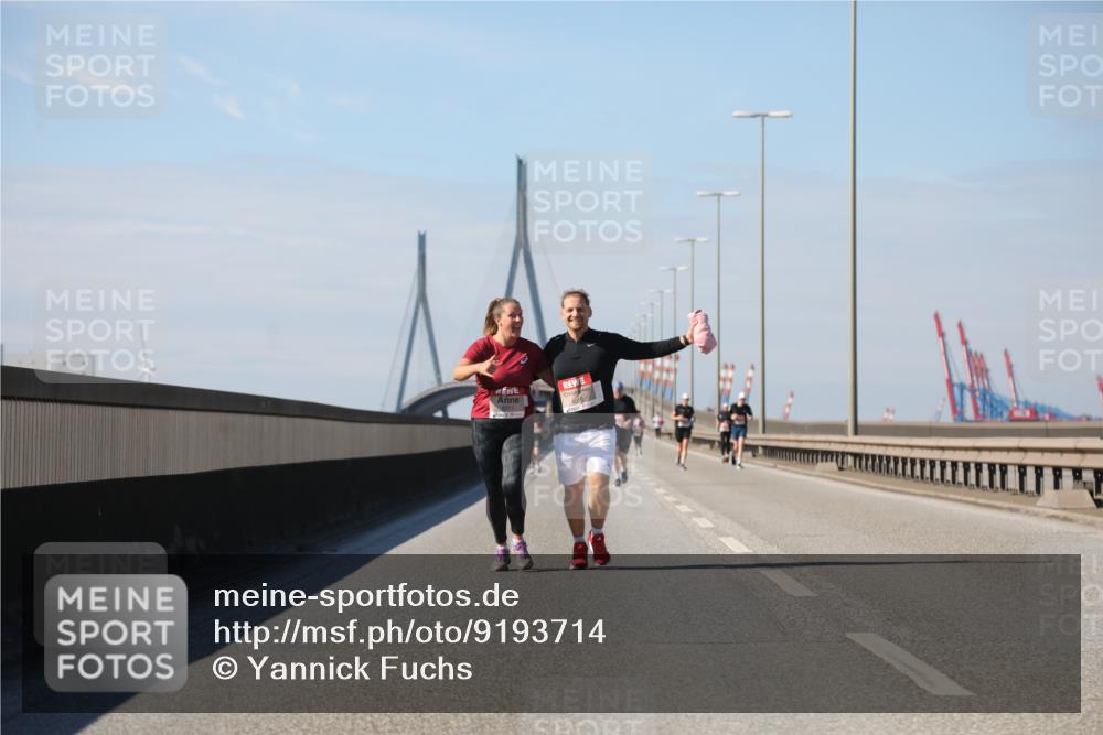 03.10.2025 - Köhlbrandbrückenlauf Yannick Fuchs http://msf.ph/oto/9193714 03.10.2025 12:17:36 Position 3  meine-sportfotos.de