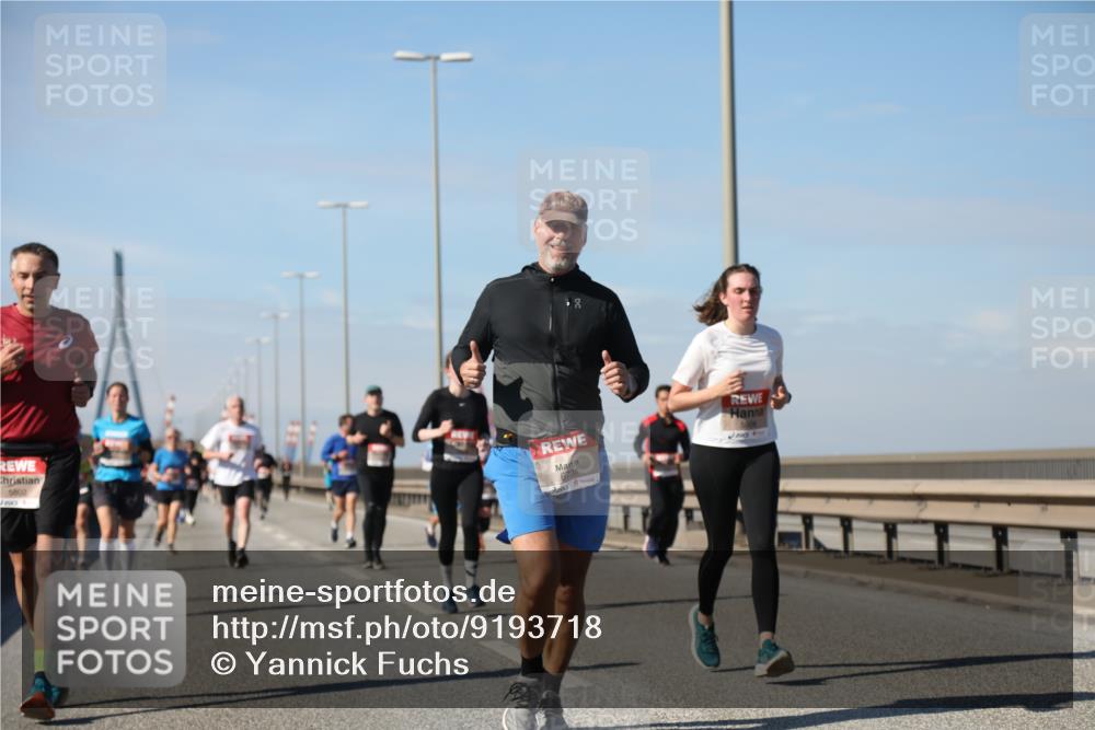 03.10.2025 - Köhlbrandbrückenlauf Yannick Fuchs http://msf.ph/oto/9193718 03.10.2025 11:55:35 Position 3 5802, 6735, 5908 meine-sportfotos.de