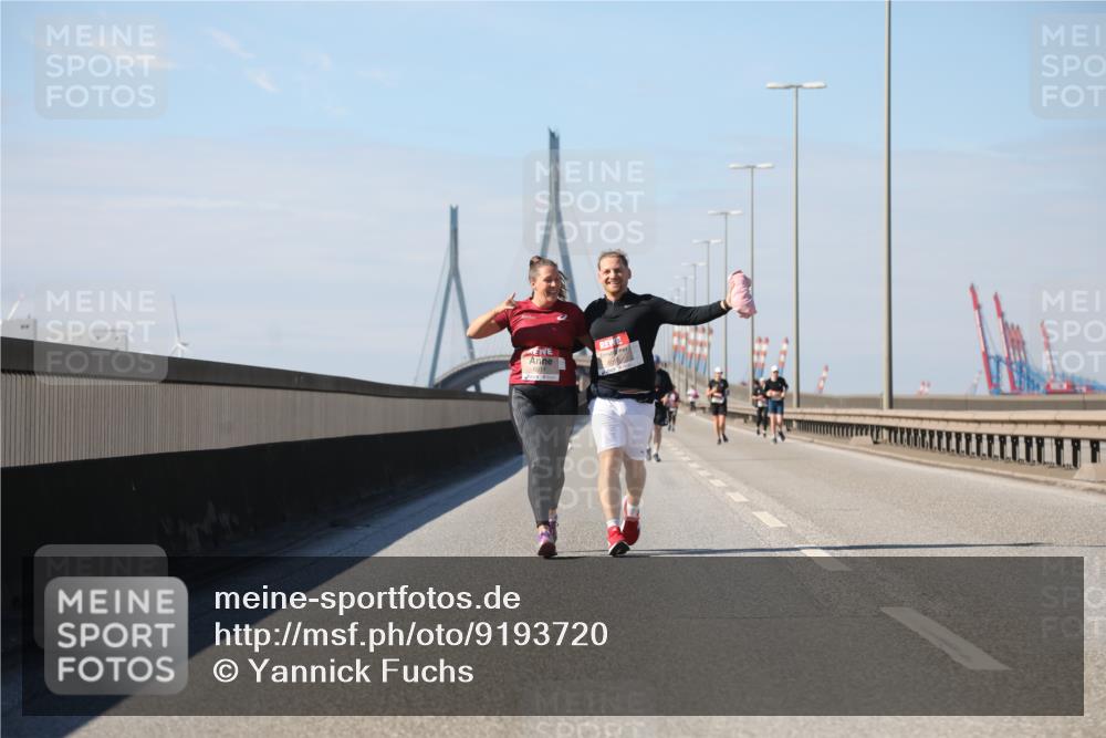 03.10.2025 - Köhlbrandbrückenlauf Yannick Fuchs http://msf.ph/oto/9193720 03.10.2025 12:17:36 Position 3 6010 meine-sportfotos.de