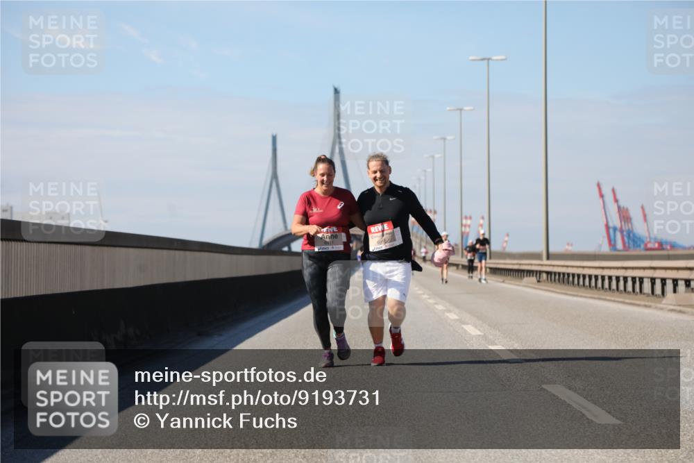 03.10.2025 - Köhlbrandbrückenlauf Yannick Fuchs http://msf.ph/oto/9193731 03.10.2025 12:17:37 Position 3 6010 meine-sportfotos.de