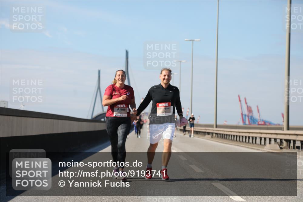 03.10.2025 - Köhlbrandbrückenlauf Yannick Fuchs http://msf.ph/oto/9193741 03.10.2025 12:17:38 Position 3 6011, 601 meine-sportfotos.de