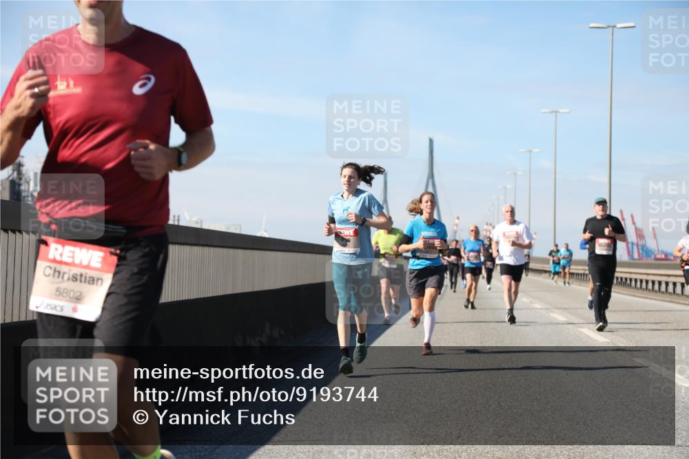 03.10.2025 - Köhlbrandbrückenlauf Yannick Fuchs http://msf.ph/oto/9193744 03.10.2025 11:55:37 Position 3 5802 meine-sportfotos.de