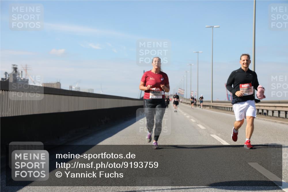 03.10.2025 - Köhlbrandbrückenlauf Yannick Fuchs http://msf.ph/oto/9193759 03.10.2025 12:17:40 Position 3 9011, 6010 meine-sportfotos.de