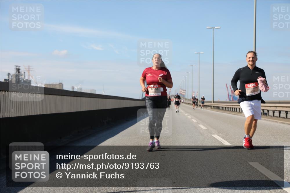 03.10.2025 - Köhlbrandbrückenlauf Yannick Fuchs http://msf.ph/oto/9193763 03.10.2025 12:17:40 Position 3 6011, 6010 meine-sportfotos.de