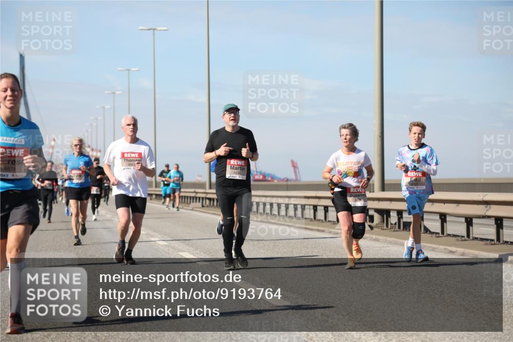 03.10.2025 - Köhlbrandbrückenlauf Yannick Fuchs http://msf.ph/oto/9193764 03.10.2025 11:55:39 Position 3 4871, 45636, 5630, 4036, 4745 meine-sportfotos.de