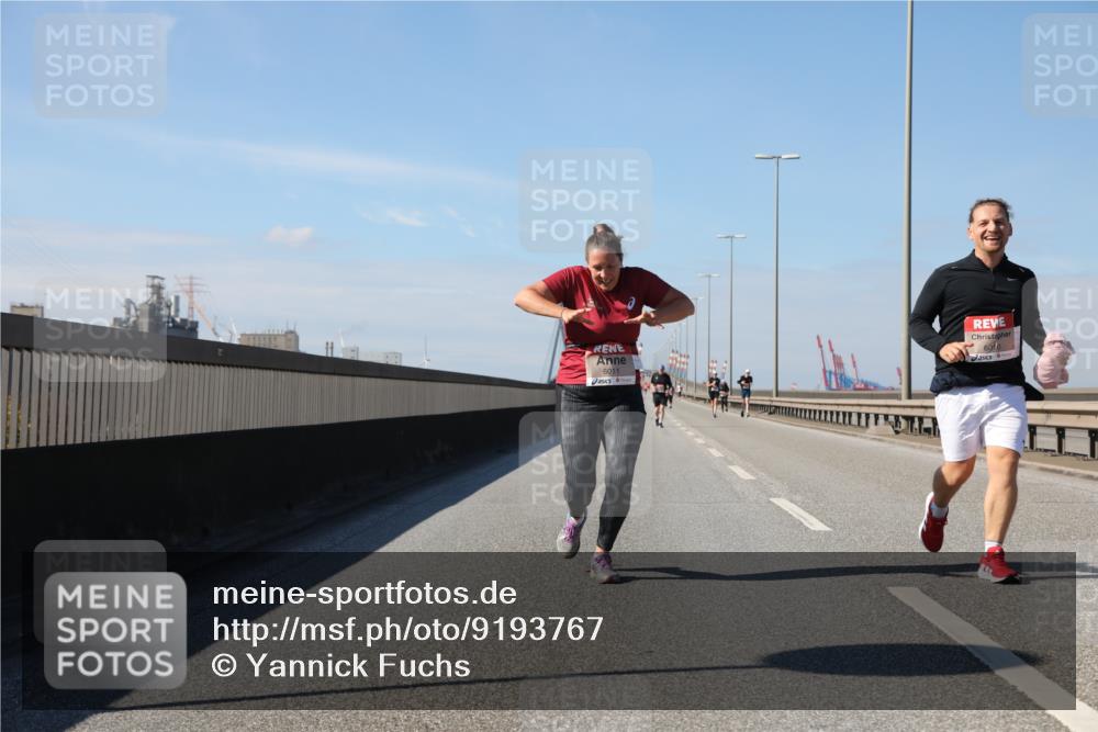 03.10.2025 - Köhlbrandbrückenlauf Yannick Fuchs http://msf.ph/oto/9193767 03.10.2025 12:17:40 Position 3 6011, 6010 meine-sportfotos.de