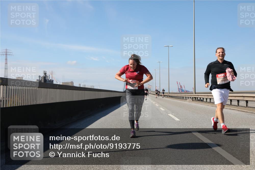 03.10.2025 - Köhlbrandbrückenlauf Yannick Fuchs http://msf.ph/oto/9193775 03.10.2025 12:17:40 Position 3 6010 meine-sportfotos.de