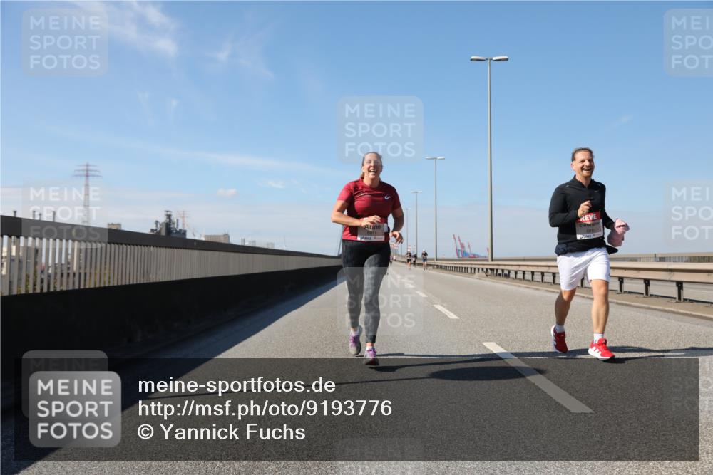 03.10.2025 - Köhlbrandbrückenlauf Yannick Fuchs http://msf.ph/oto/9193776 03.10.2025 12:17:41 Position 3 6010 meine-sportfotos.de