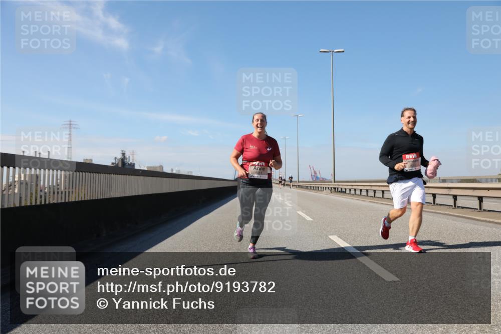 03.10.2025 - Köhlbrandbrückenlauf Yannick Fuchs http://msf.ph/oto/9193782 03.10.2025 12:17:41 Position 3 6011, 6010 meine-sportfotos.de