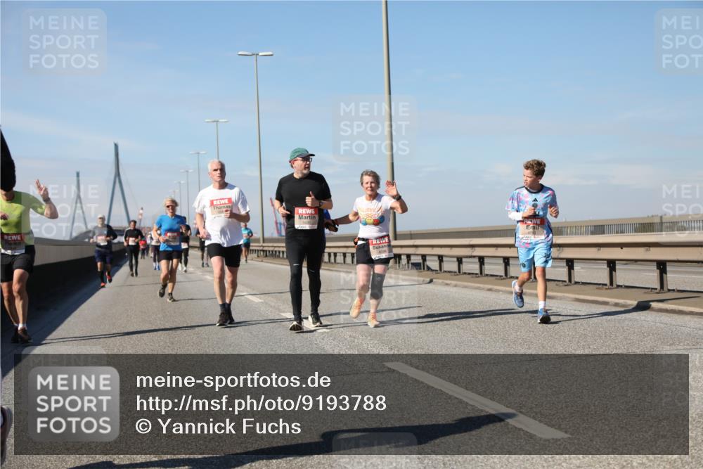 03.10.2025 - Köhlbrandbrückenlauf Yannick Fuchs http://msf.ph/oto/9193788 03.10.2025 11:55:41 Position 3 4036 meine-sportfotos.de