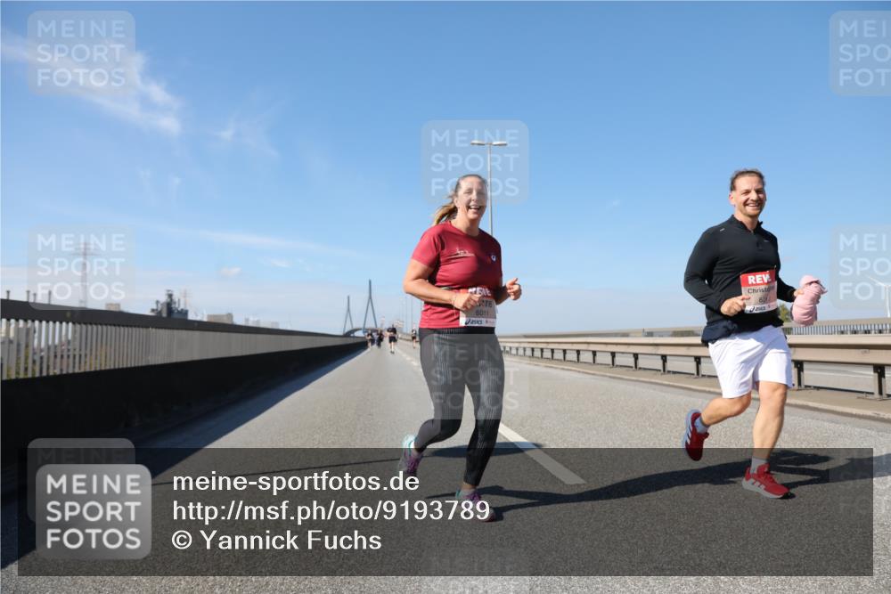 03.10.2025 - Köhlbrandbrückenlauf Yannick Fuchs http://msf.ph/oto/9193789 03.10.2025 12:17:42 Position 3 6011, 6010 meine-sportfotos.de