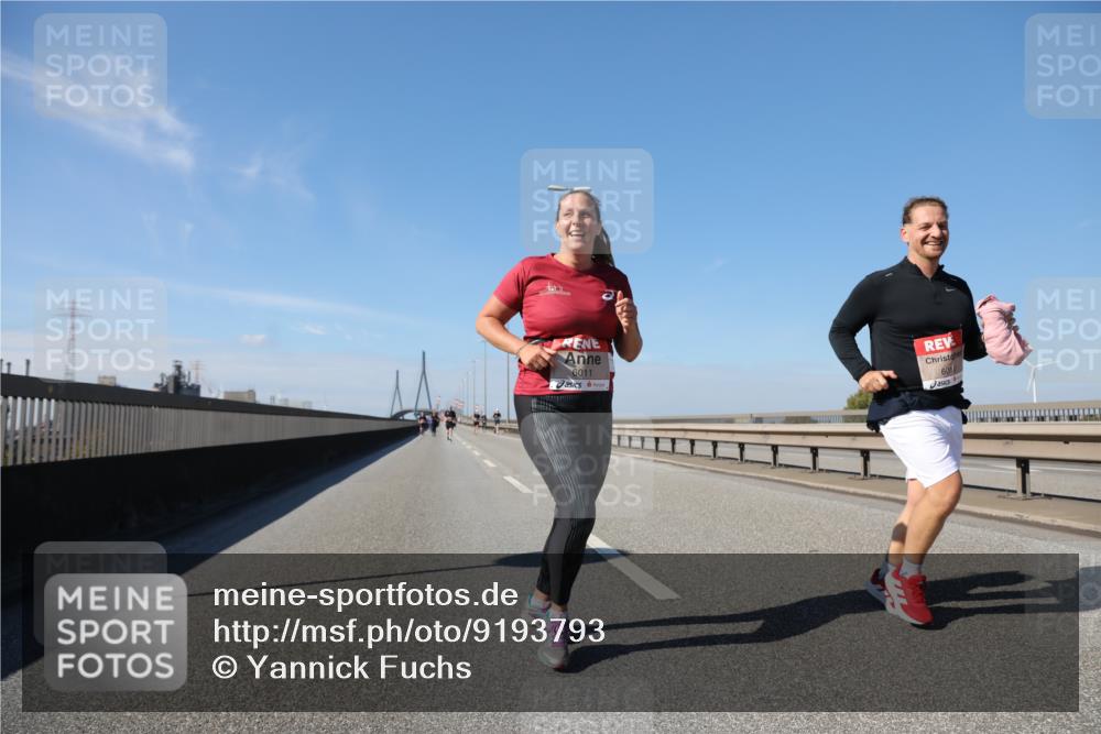 03.10.2025 - Köhlbrandbrückenlauf Yannick Fuchs http://msf.ph/oto/9193793 03.10.2025 12:17:42 Position 3 6011, 6010 meine-sportfotos.de