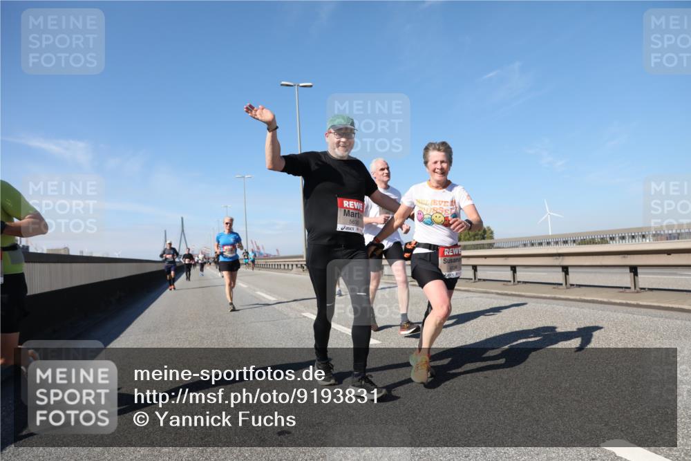 03.10.2025 - Köhlbrandbrückenlauf Yannick Fuchs http://msf.ph/oto/9193831 03.10.2025 11:55:43 Position 3 5630, 4036 meine-sportfotos.de