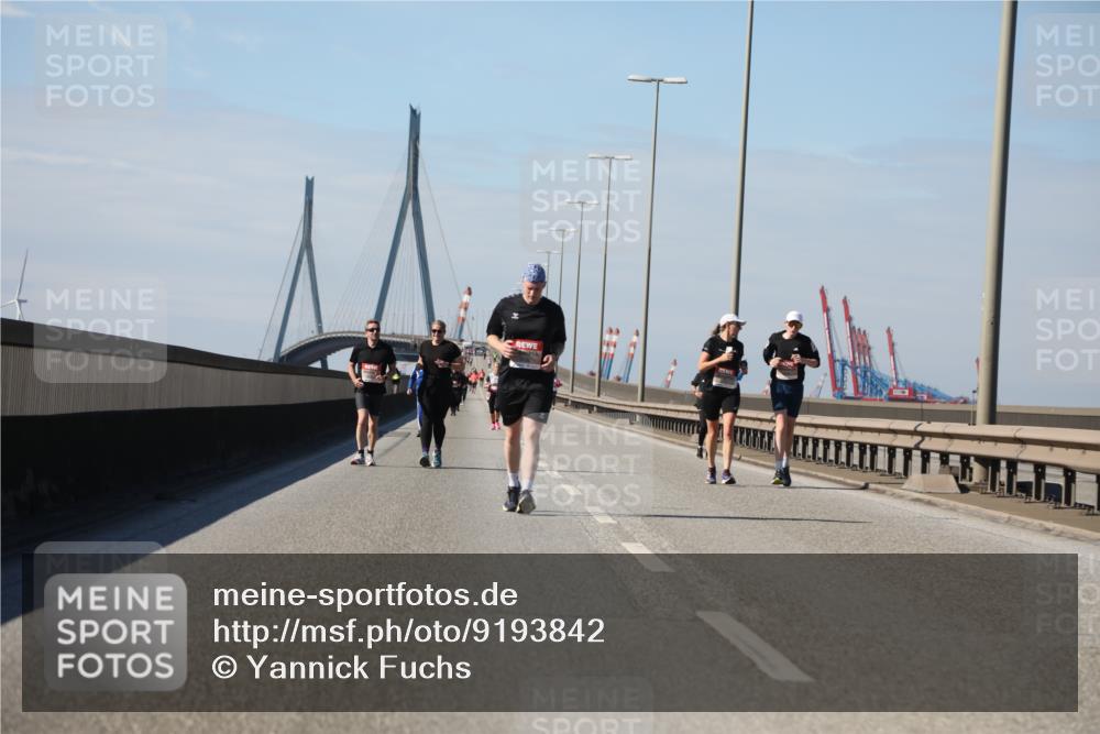 03.10.2025 - Köhlbrandbrückenlauf Yannick Fuchs http://msf.ph/oto/9193842 03.10.2025 12:17:50 Position 3  meine-sportfotos.de