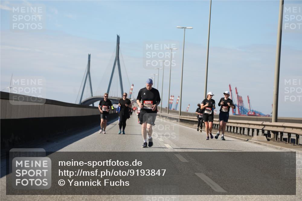 03.10.2025 - Köhlbrandbrückenlauf Yannick Fuchs http://msf.ph/oto/9193847 03.10.2025 12:17:51 Position 3  meine-sportfotos.de