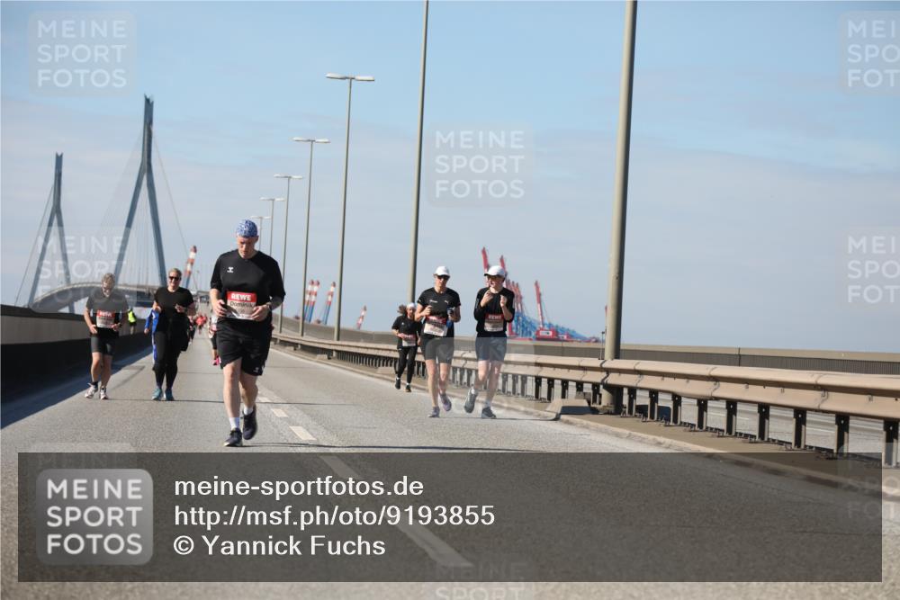 03.10.2025 - Köhlbrandbrückenlauf Yannick Fuchs http://msf.ph/oto/9193855 03.10.2025 12:17:51 Position 3  meine-sportfotos.de