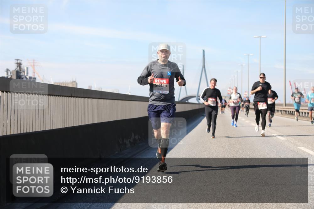 03.10.2025 - Köhlbrandbrückenlauf Yannick Fuchs http://msf.ph/oto/9193856 03.10.2025 11:55:46 Position 3 5727 meine-sportfotos.de