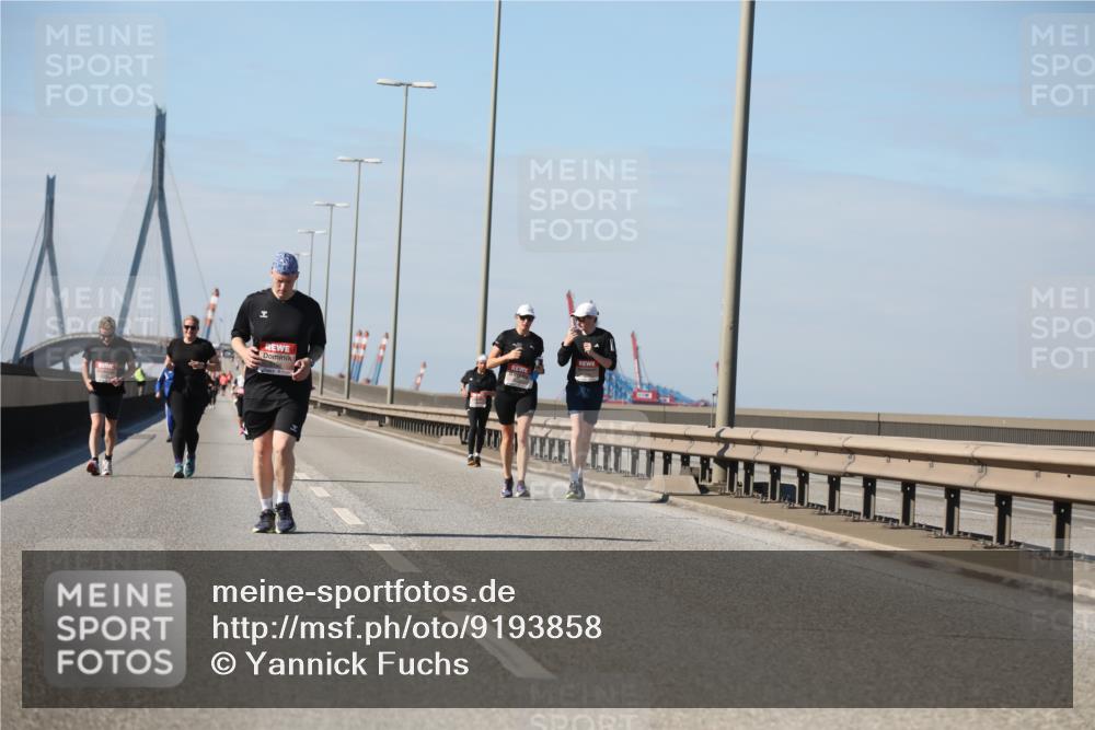 03.10.2025 - Köhlbrandbrückenlauf Yannick Fuchs http://msf.ph/oto/9193858 03.10.2025 12:17:52 Position 3  meine-sportfotos.de