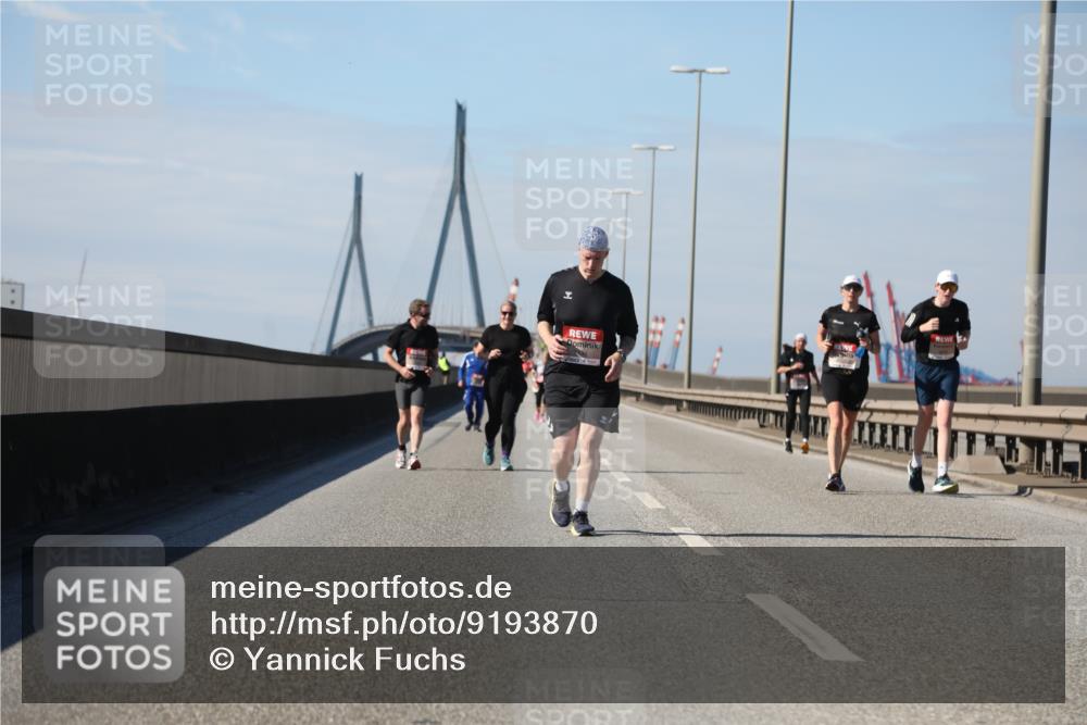 03.10.2025 - Köhlbrandbrückenlauf Yannick Fuchs http://msf.ph/oto/9193870 03.10.2025 12:17:53 Position 3  meine-sportfotos.de