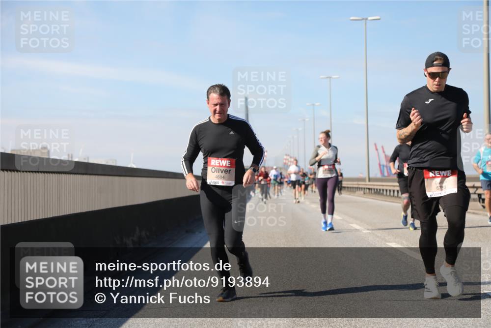 03.10.2025 - Köhlbrandbrückenlauf Yannick Fuchs http://msf.ph/oto/9193894 03.10.2025 11:55:50 Position 3 4684, 6755 meine-sportfotos.de