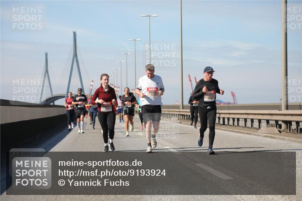 03.10.2025 - Köhlbrandbrückenlauf Yannick Fuchs http://msf.ph/oto/9193924 03.10.2025 11:55:57 Position 3 6125, 6810 meine-sportfotos.de