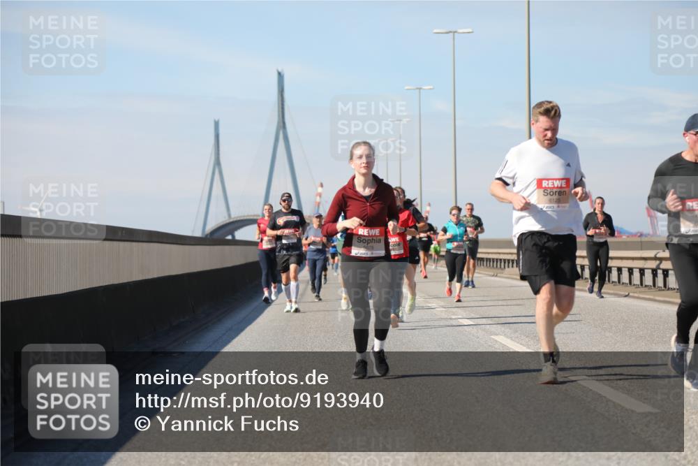 03.10.2025 - Köhlbrandbrückenlauf Yannick Fuchs http://msf.ph/oto/9193940 03.10.2025 11:55:59 Position 3 5078, 6125 meine-sportfotos.de