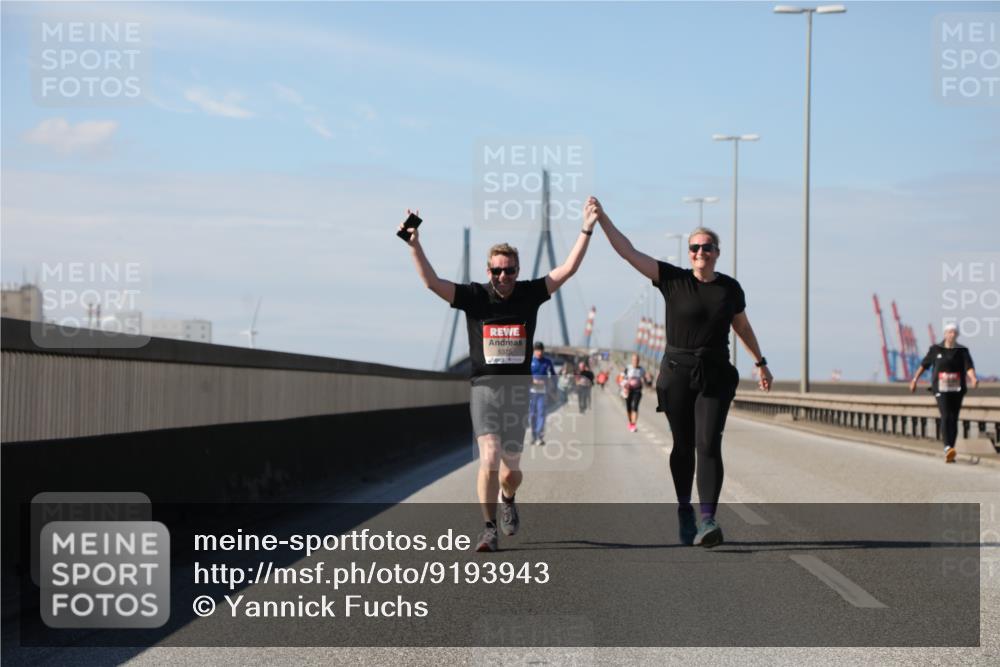 03.10.2025 - Köhlbrandbrückenlauf Yannick Fuchs http://msf.ph/oto/9193943 03.10.2025 12:18:01 Position 3  meine-sportfotos.de