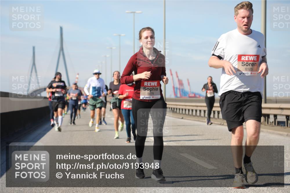 03.10.2025 - Köhlbrandbrückenlauf Yannick Fuchs http://msf.ph/oto/9193948 03.10.2025 11:56:00 Position 3 3, 5078, 6125 meine-sportfotos.de