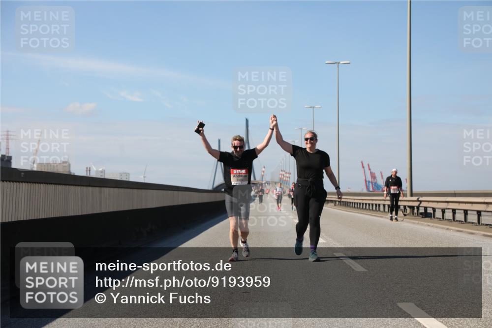 03.10.2025 - Köhlbrandbrückenlauf Yannick Fuchs http://msf.ph/oto/9193959 03.10.2025 12:18:01 Position 3  meine-sportfotos.de