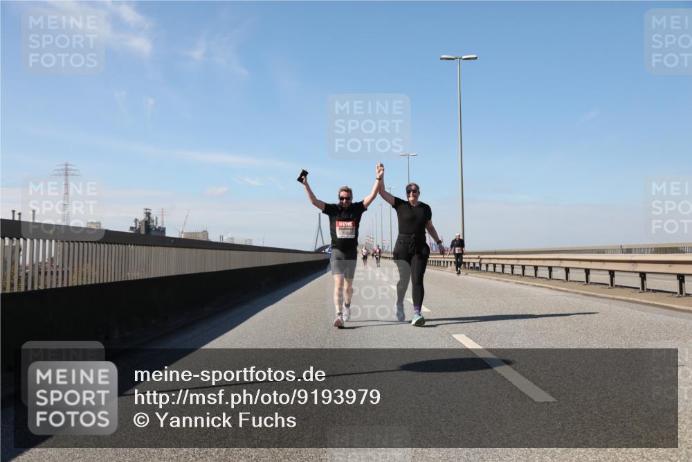 03.10.2025 - Köhlbrandbrückenlauf Yannick Fuchs http://msf.ph/oto/9193979 03.10.2025 12:18:03 Position 3  meine-sportfotos.de