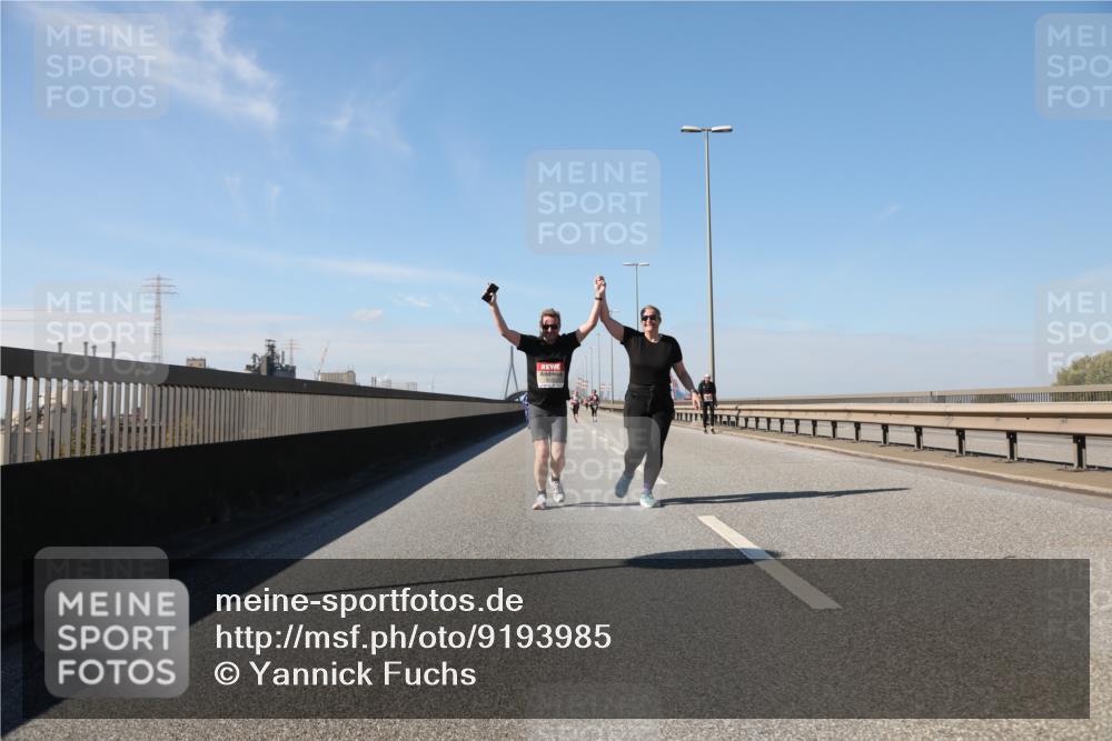 03.10.2025 - Köhlbrandbrückenlauf Yannick Fuchs http://msf.ph/oto/9193985 03.10.2025 12:18:03 Position 3  meine-sportfotos.de