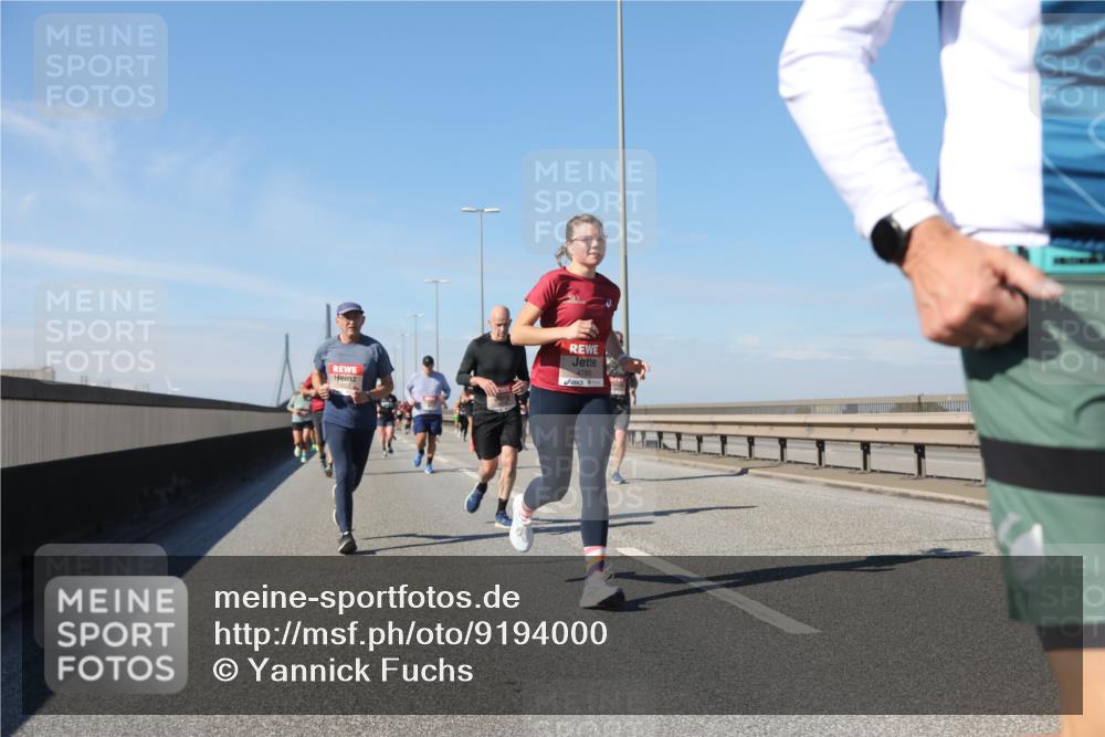 03.10.2025 - Köhlbrandbrückenlauf Yannick Fuchs http://msf.ph/oto/9194000 03.10.2025 11:56:08 Position 3 4785 meine-sportfotos.de