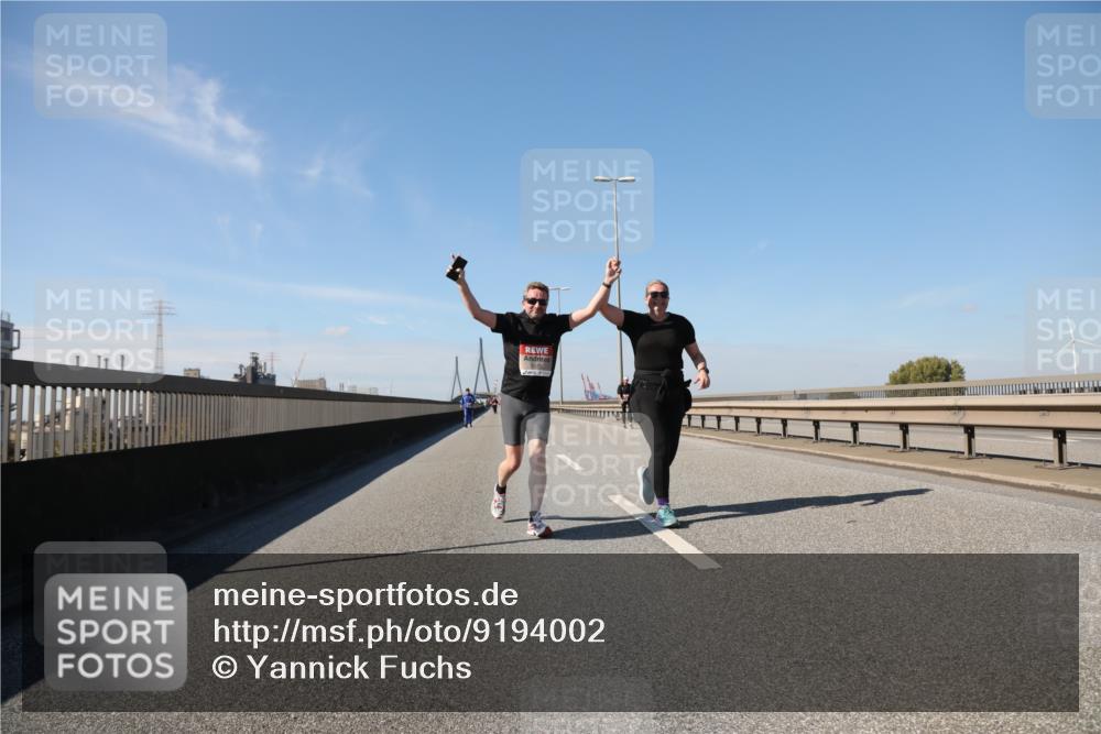 03.10.2025 - Köhlbrandbrückenlauf Yannick Fuchs http://msf.ph/oto/9194002 03.10.2025 12:18:04 Position 3  meine-sportfotos.de