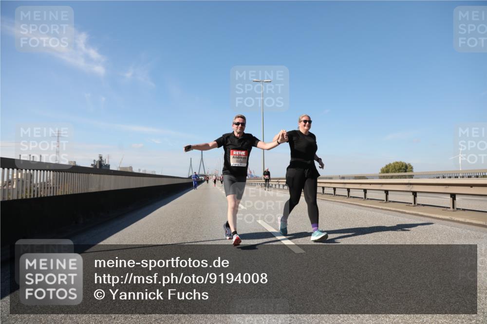 03.10.2025 - Köhlbrandbrückenlauf Yannick Fuchs http://msf.ph/oto/9194008 03.10.2025 12:18:04 Position 3 5375 meine-sportfotos.de