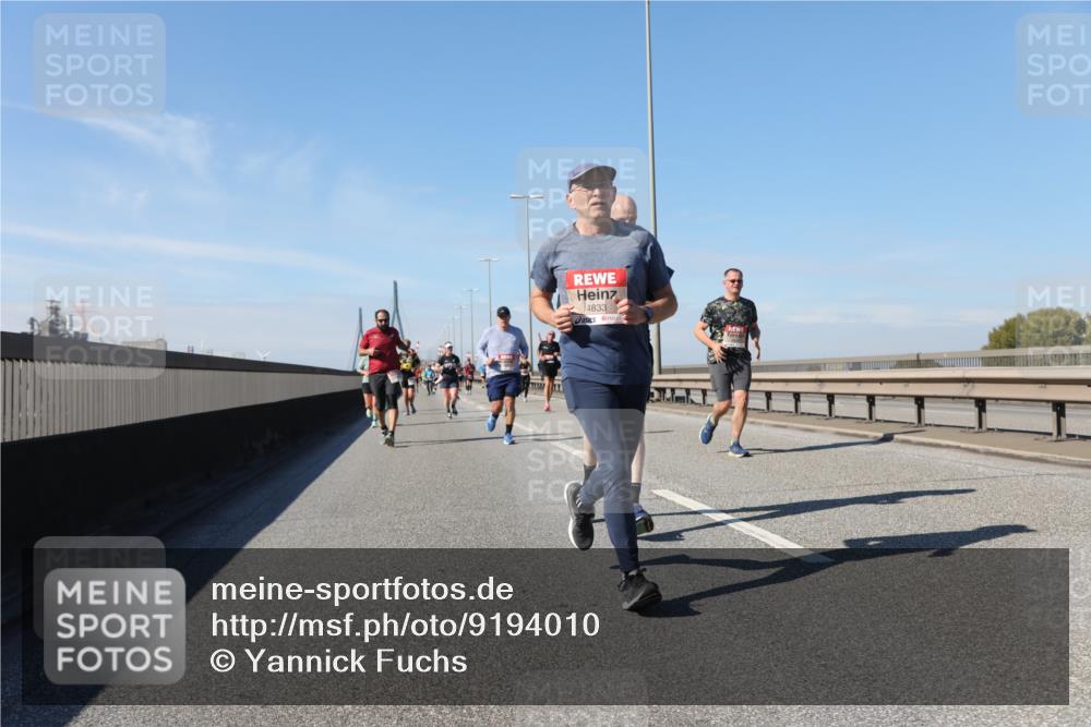 03.10.2025 - Köhlbrandbrückenlauf Yannick Fuchs http://msf.ph/oto/9194010 03.10.2025 11:56:10 Position 3 4833 meine-sportfotos.de