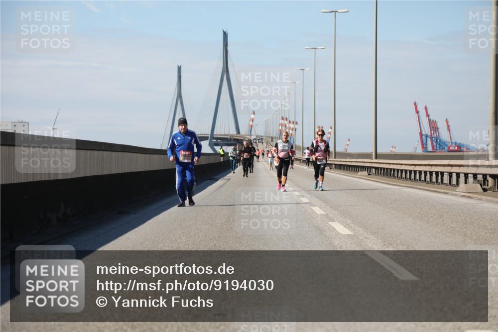 03.10.2025 - Köhlbrandbrückenlauf Yannick Fuchs http://msf.ph/oto/9194030 03.10.2025 12:18:07 Position 3  meine-sportfotos.de