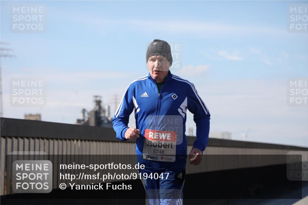 03.10.2025 - Köhlbrandbrückenlauf Yannick Fuchs http://msf.ph/oto/9194047 03.10.2025 12:18:17 Position 3 5748 meine-sportfotos.de