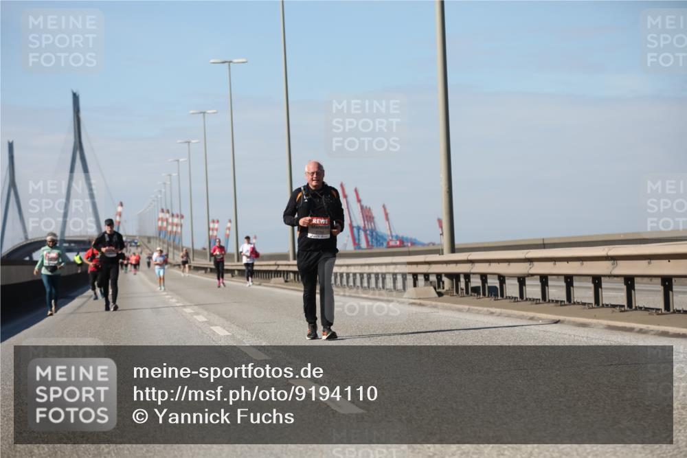 03.10.2025 - Köhlbrandbrückenlauf Yannick Fuchs http://msf.ph/oto/9194110 03.10.2025 12:18:26 Position 3  meine-sportfotos.de